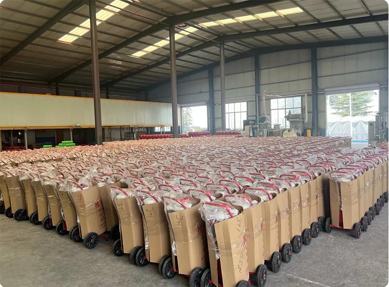推车式干粉灭火器成品库实拍 推车式干粉灭火器成品库实拍